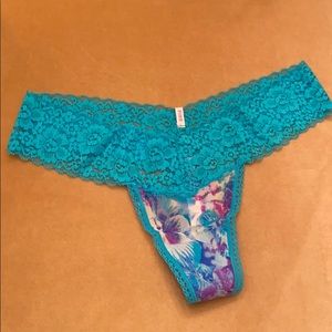 Victoria’s Secret PINK Lace Thong, Size M, NWT